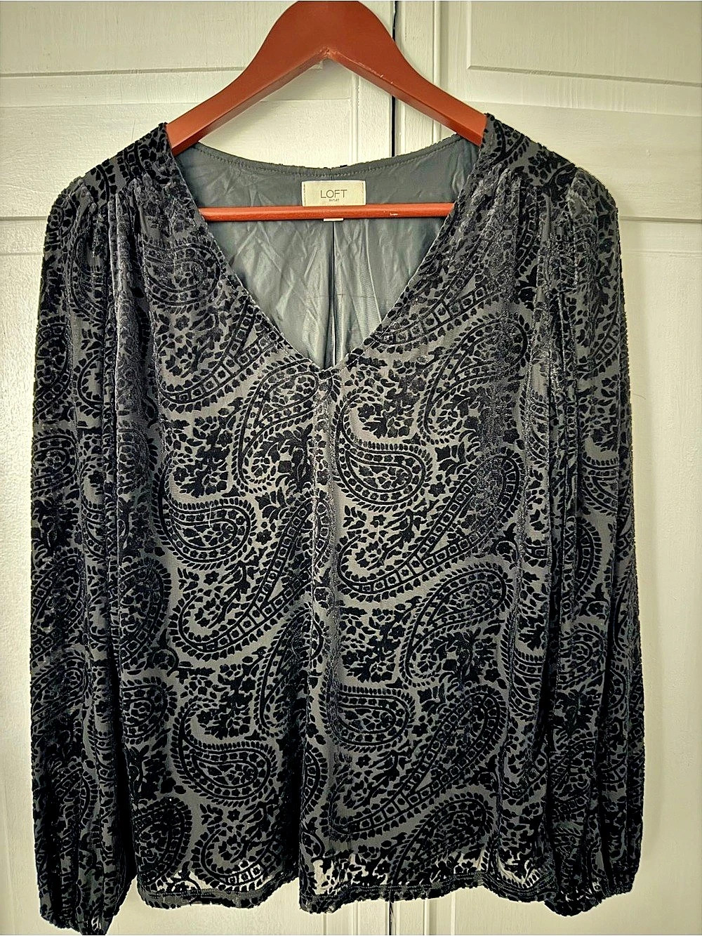 LOFT Outlet Paisley Blouse in Black Size Medium Like New